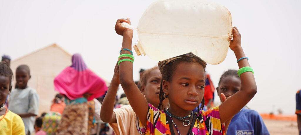 Crisis as thousands flee insecurity in Burkina Faso - CGTN Africa